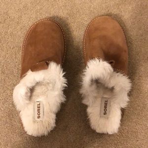 Sorel slippers size 8 NEVER WORN